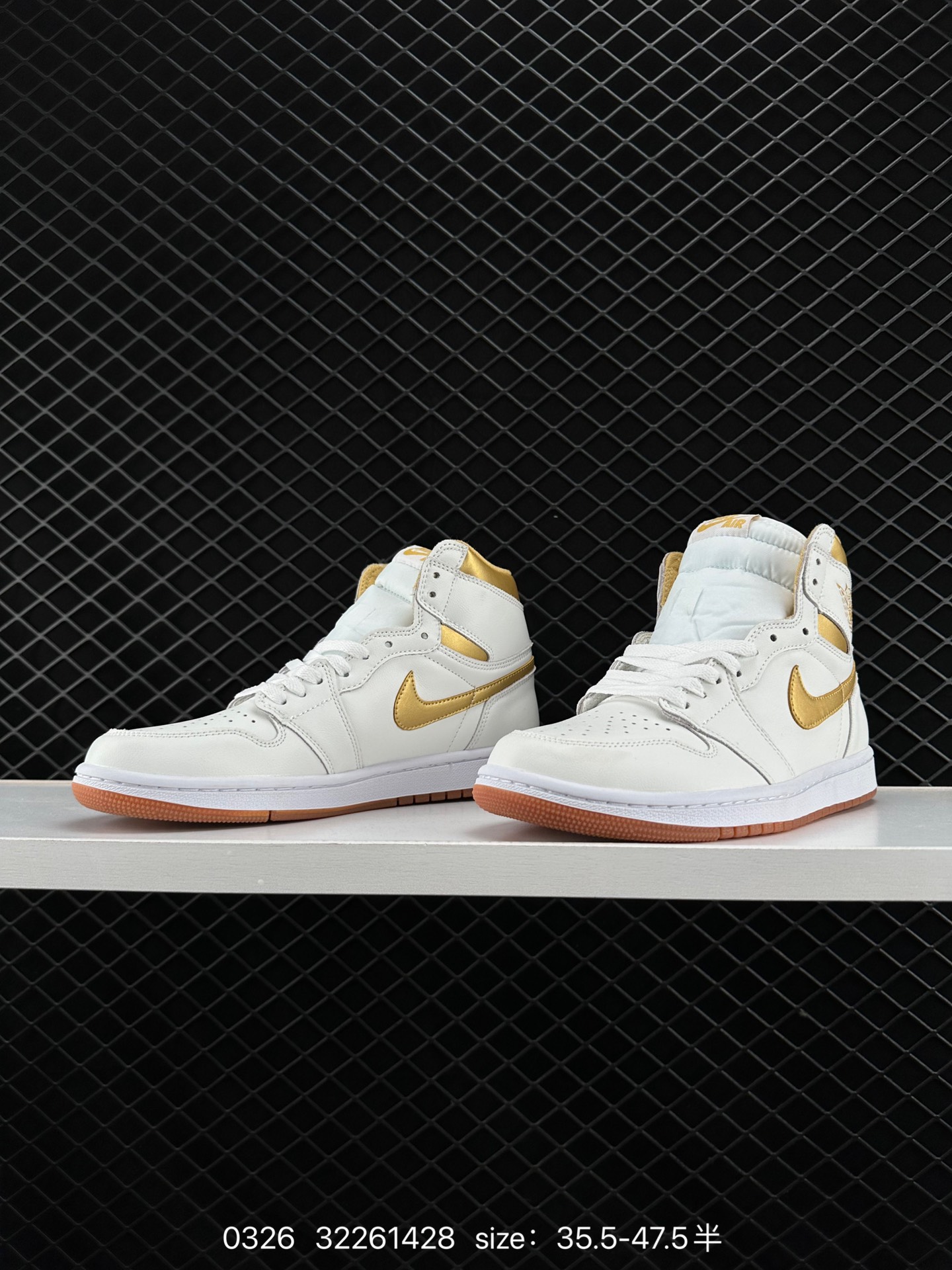 （NIKE）AIR JORDAN 1 MID